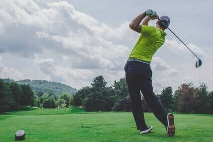 What You Should Wear While Golfing? Here’s A Brief Guide