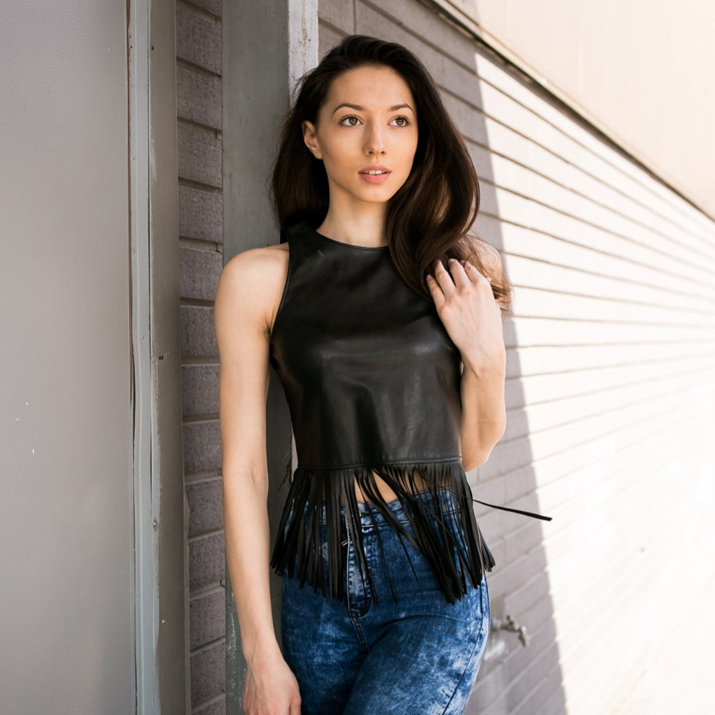 Women leather top tips , trends, colors to style the outfits